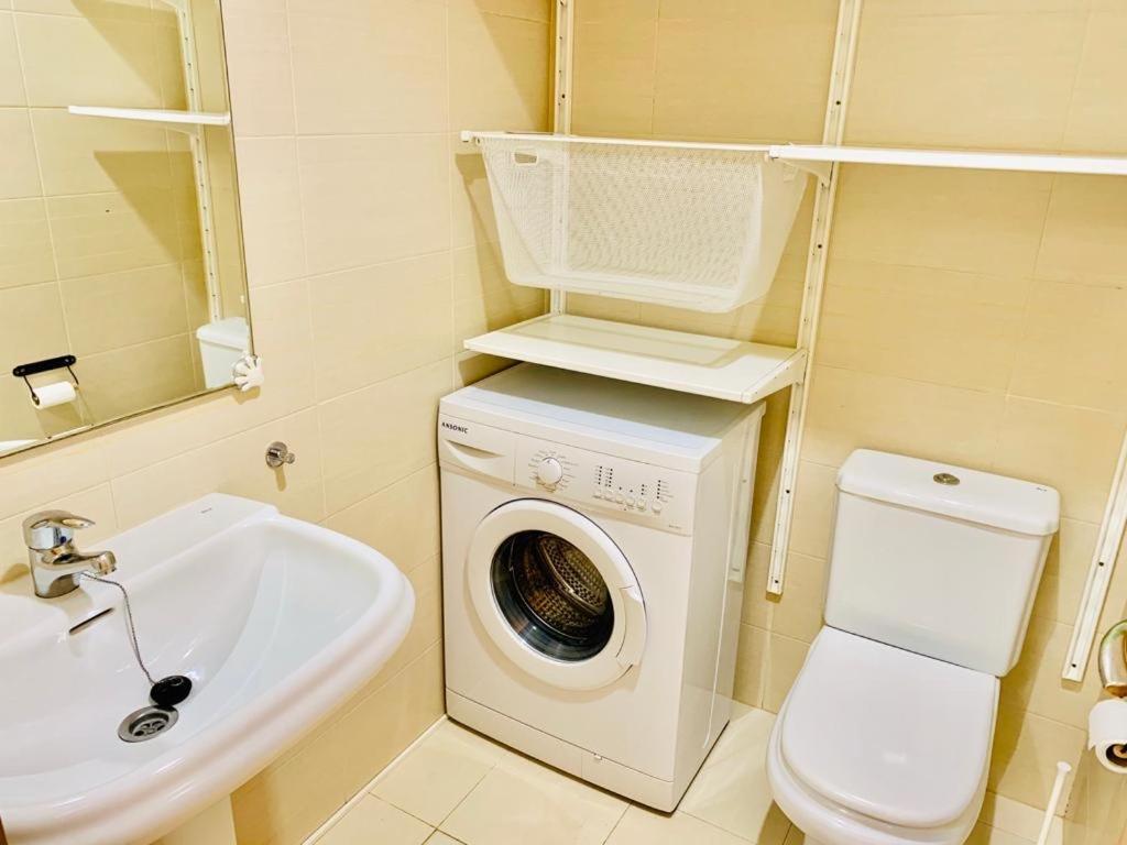 Apartamento Carvajal Beach Fuengirola Bagian luar foto